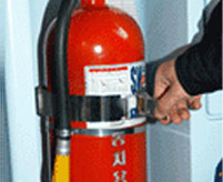 use fire extinguishers step2